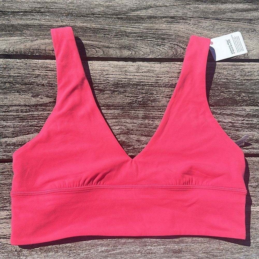 Lululemon Align V-Neck Bra Light Support, A/B Cup Lip Gloss size 6 NWT 💗